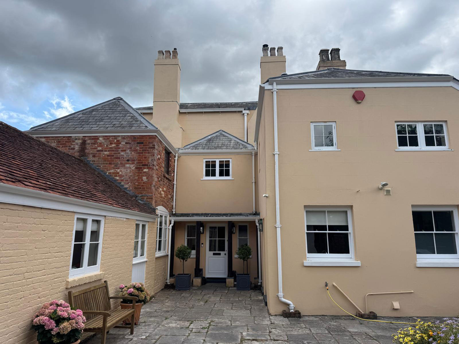 County Gutters News Ogee Cast Aluminium on New Forest Manor House Image 7