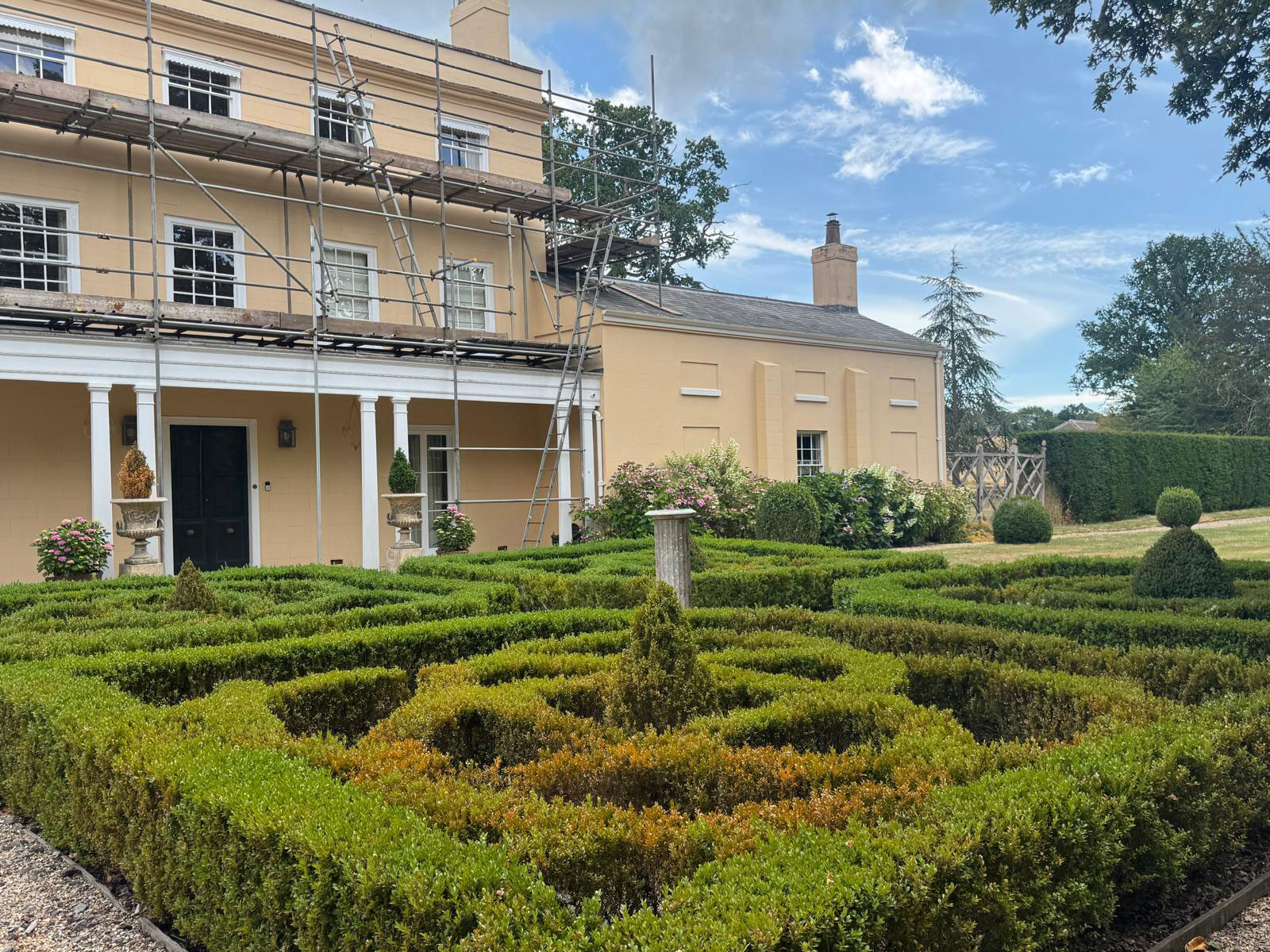 County Gutters News Ogee Cast Aluminium on New Forest Manor House Image 10