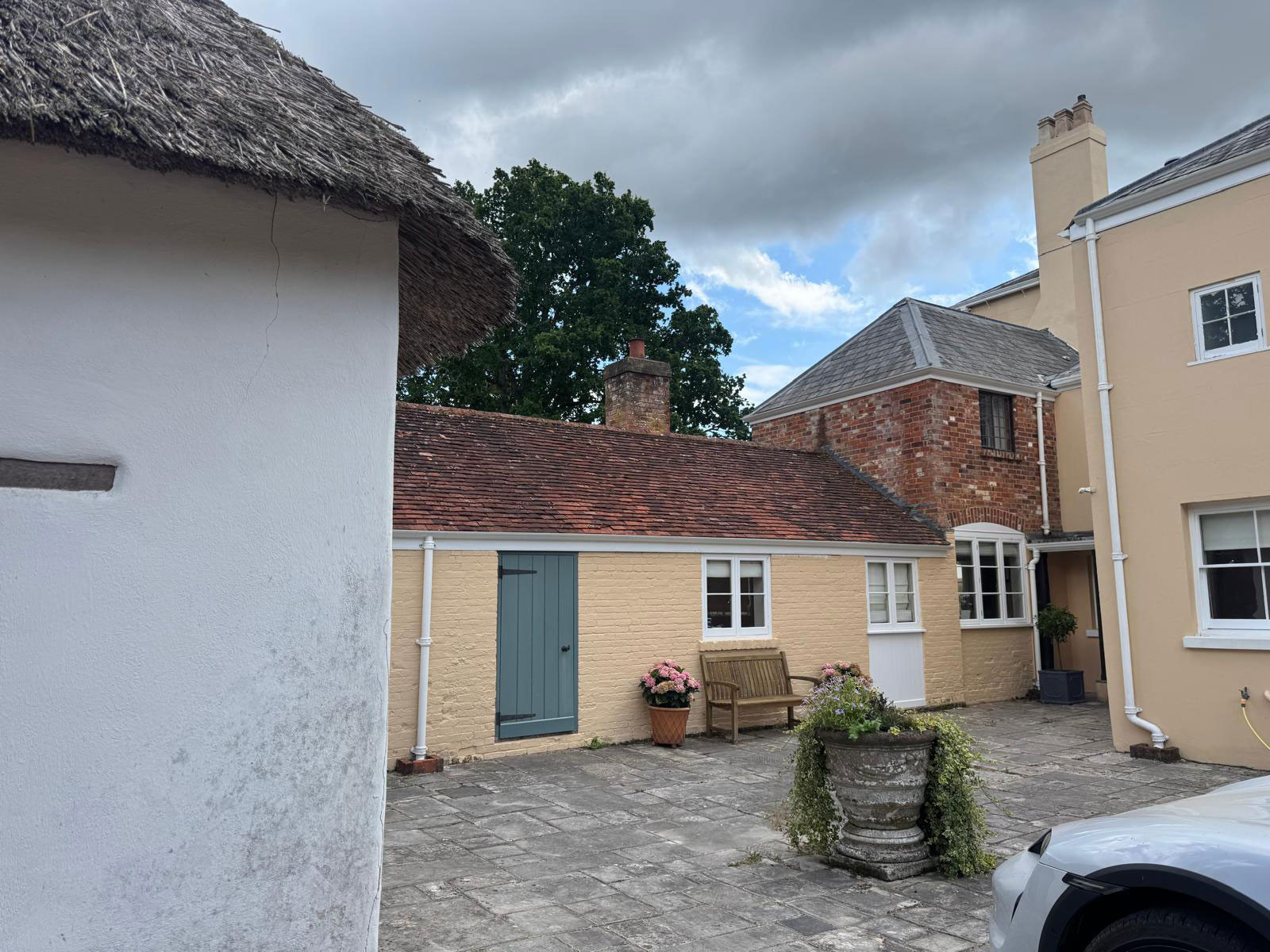 County Gutters News Ogee Cast Aluminium on New Forest Manor House Image 3