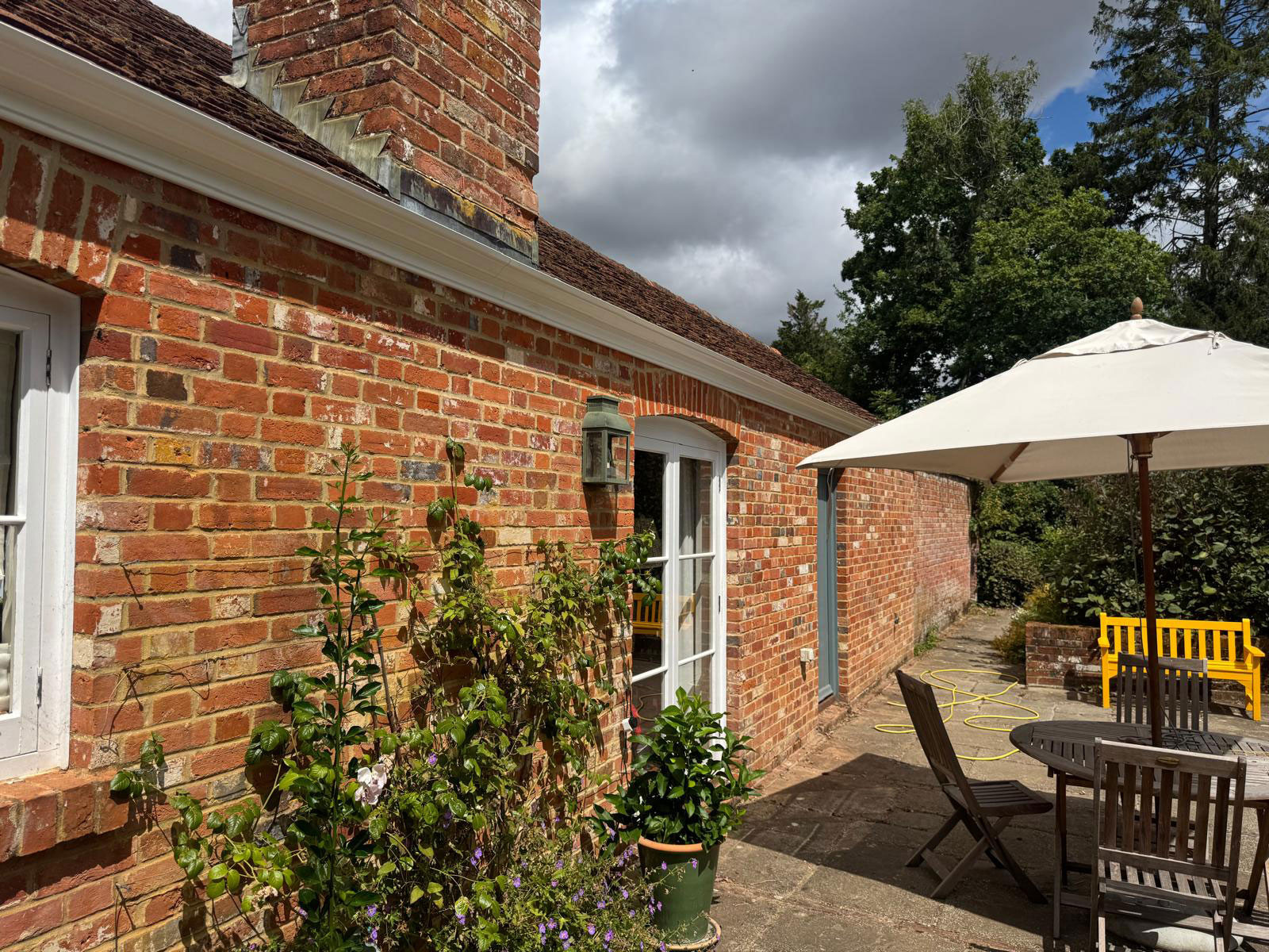 County Gutters News Ogee Cast Aluminium on New Forest Manor House Image 5