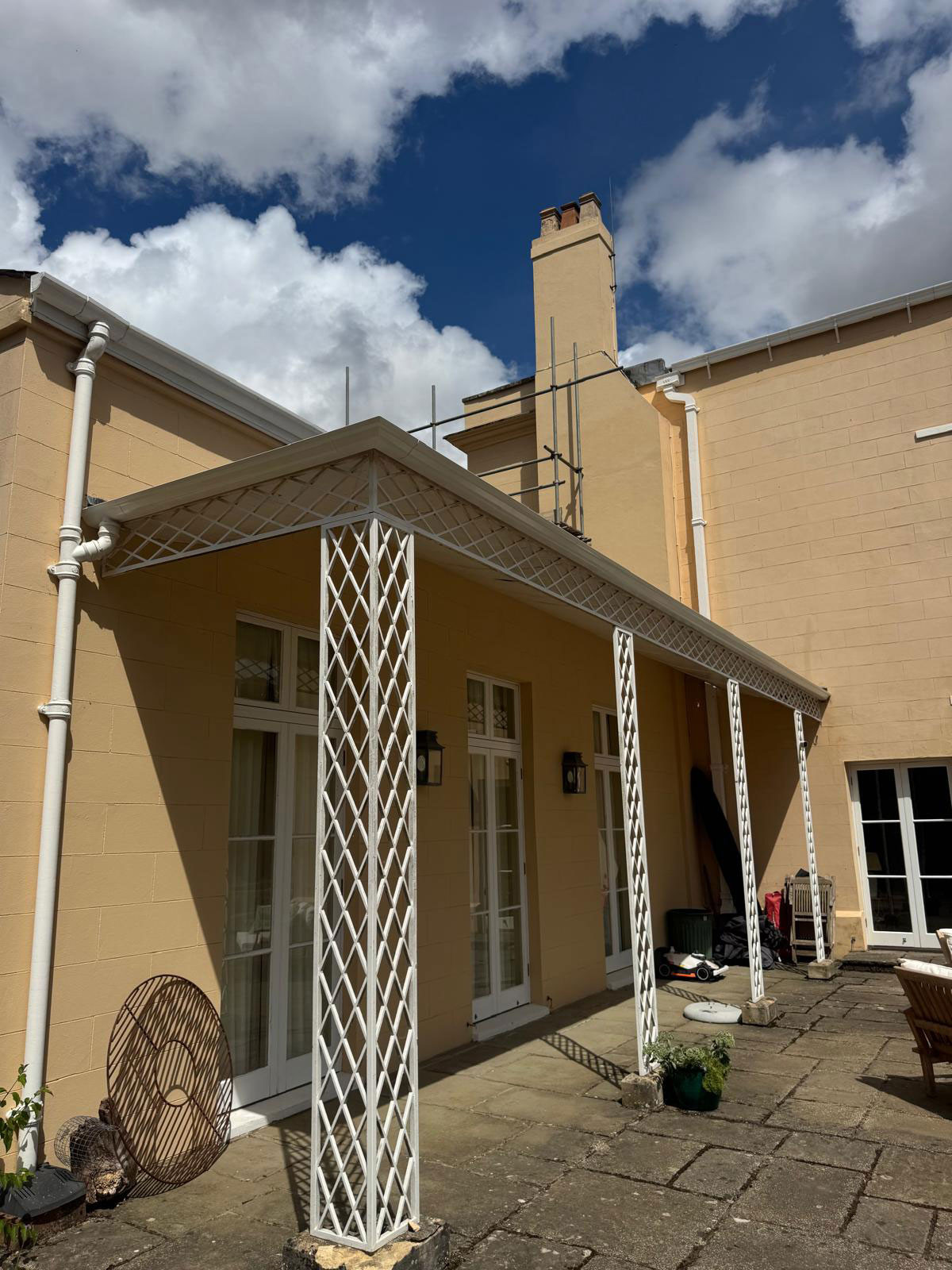 County Gutters News Ogee Cast Aluminium on New Forest Manor House Image 4