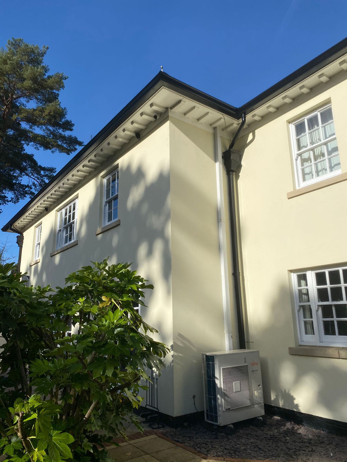 County Gutters Case Study Aluminium Gutters in Chertsey Image 2