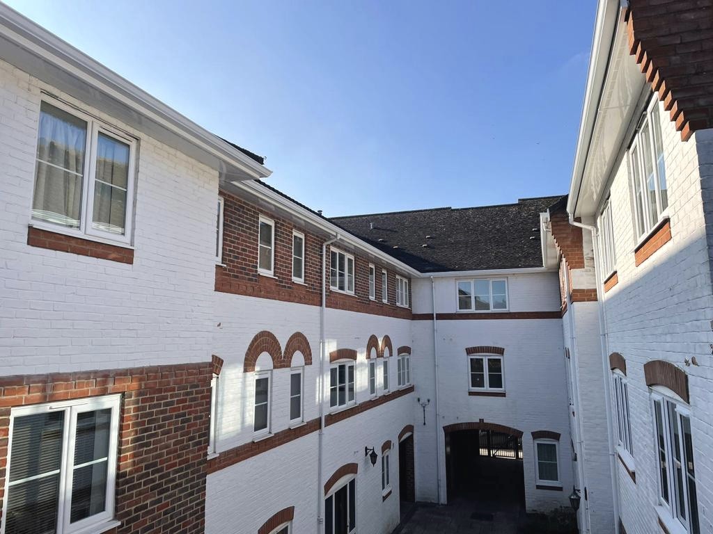 County Gutters Case Study Three Cuppes Lane Aluminium Guttering Image 2