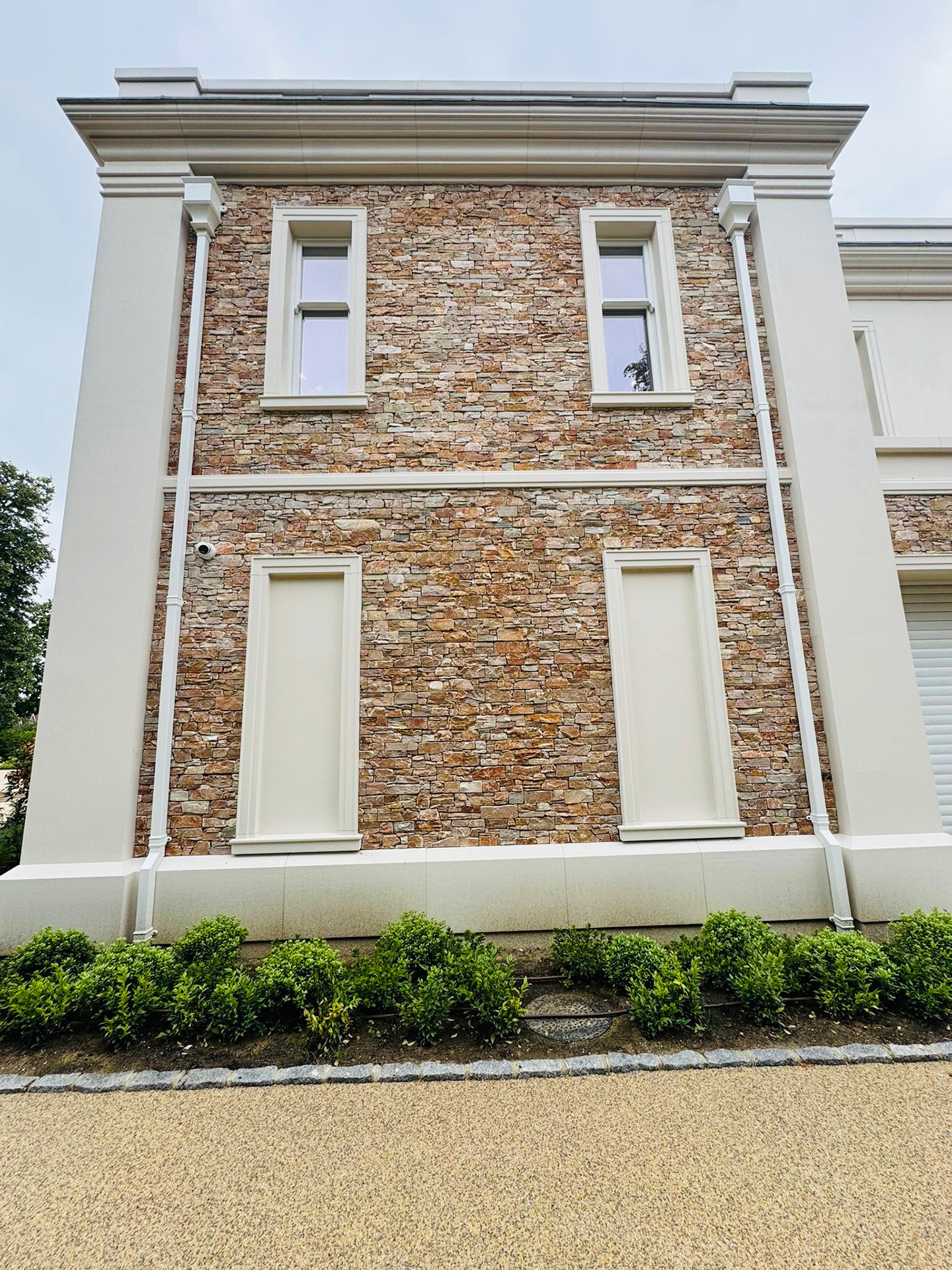 County Gutters News Aluminium Rainwater System on Cobham New Build Image 8