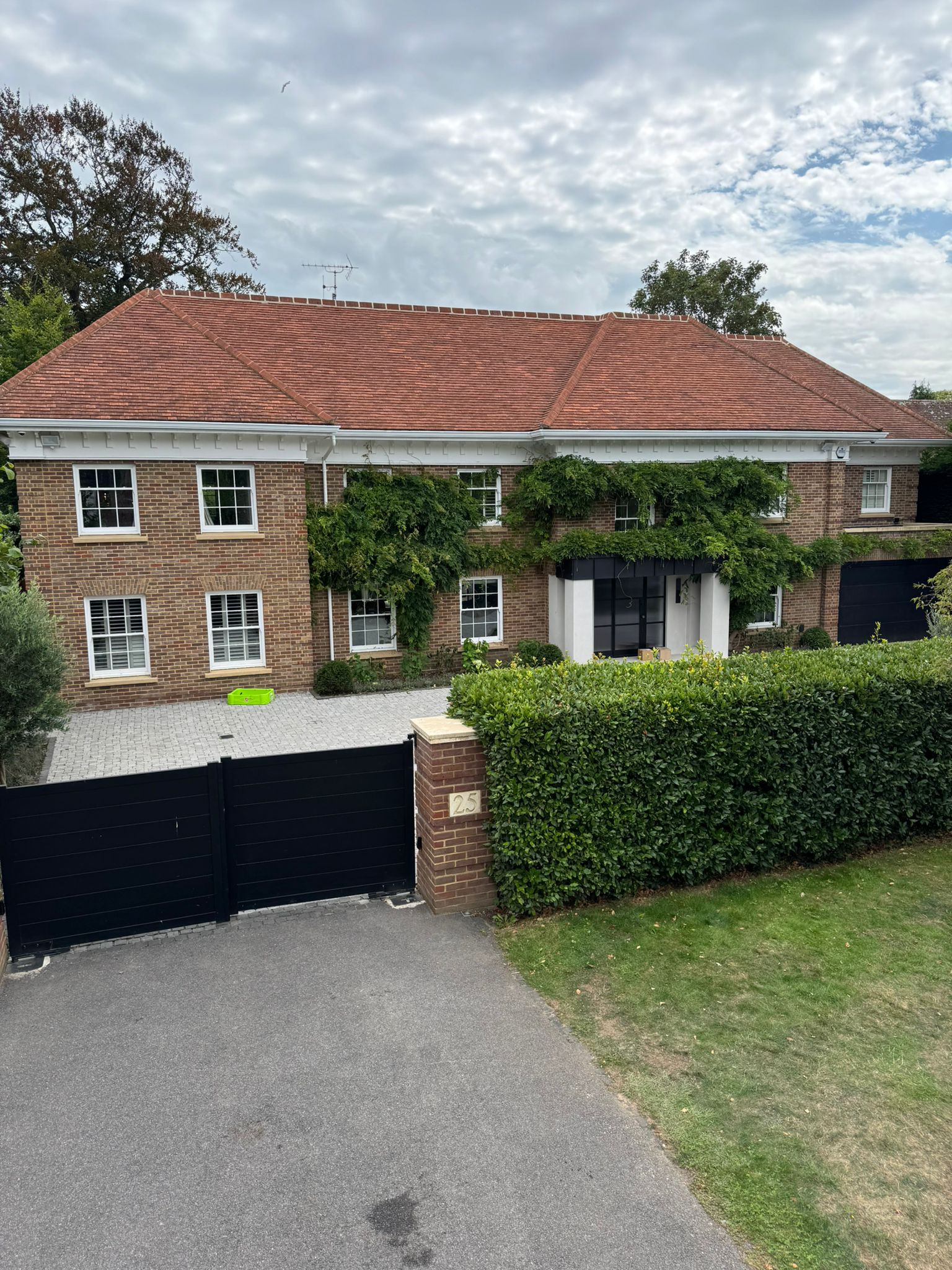 County Gutters Case Study Seamless Aluminium Guttering Installation in Cobham Image 4