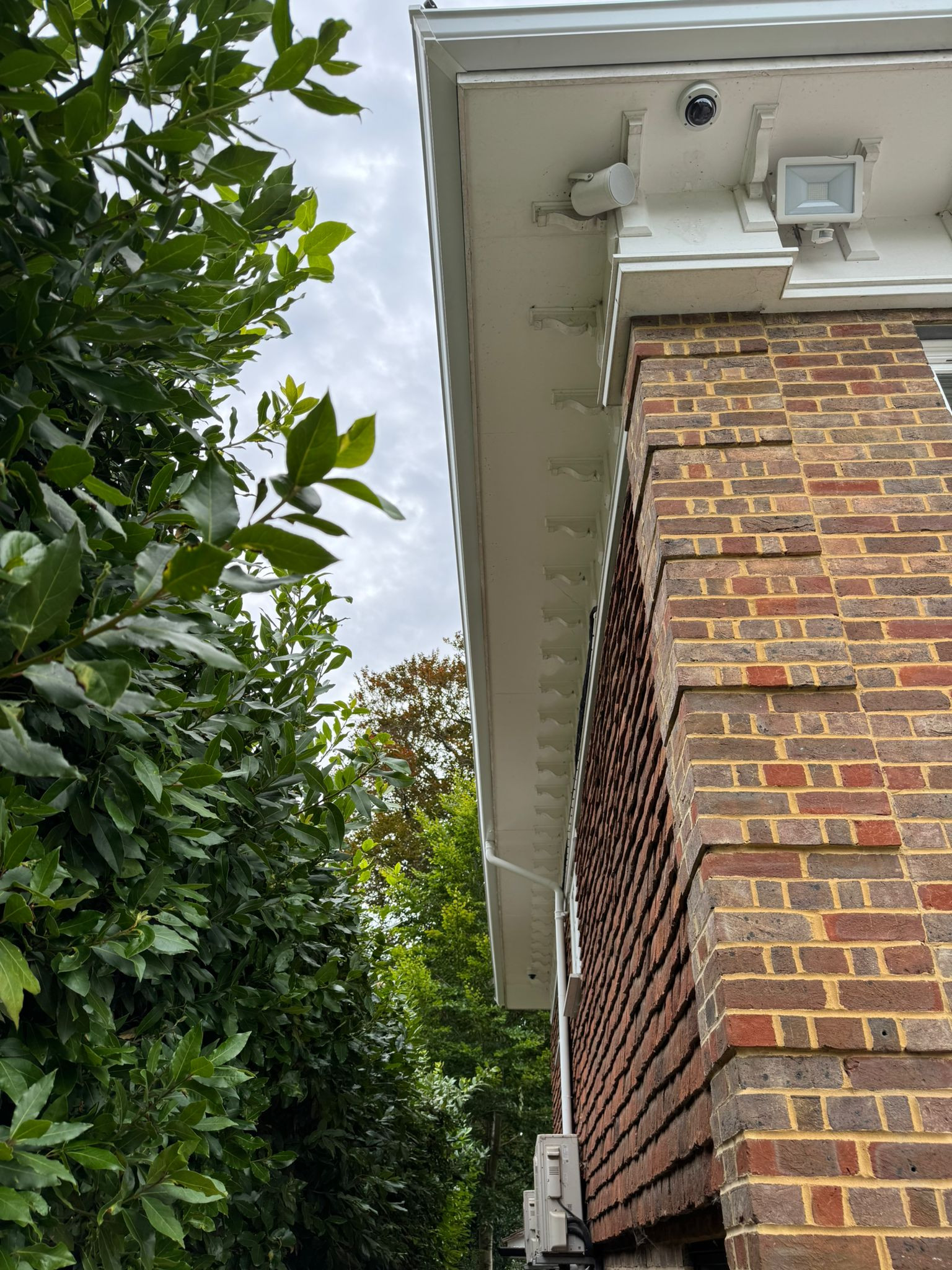 County Gutters Case Study Seamless Aluminium Guttering Installation in Cobham Image 6