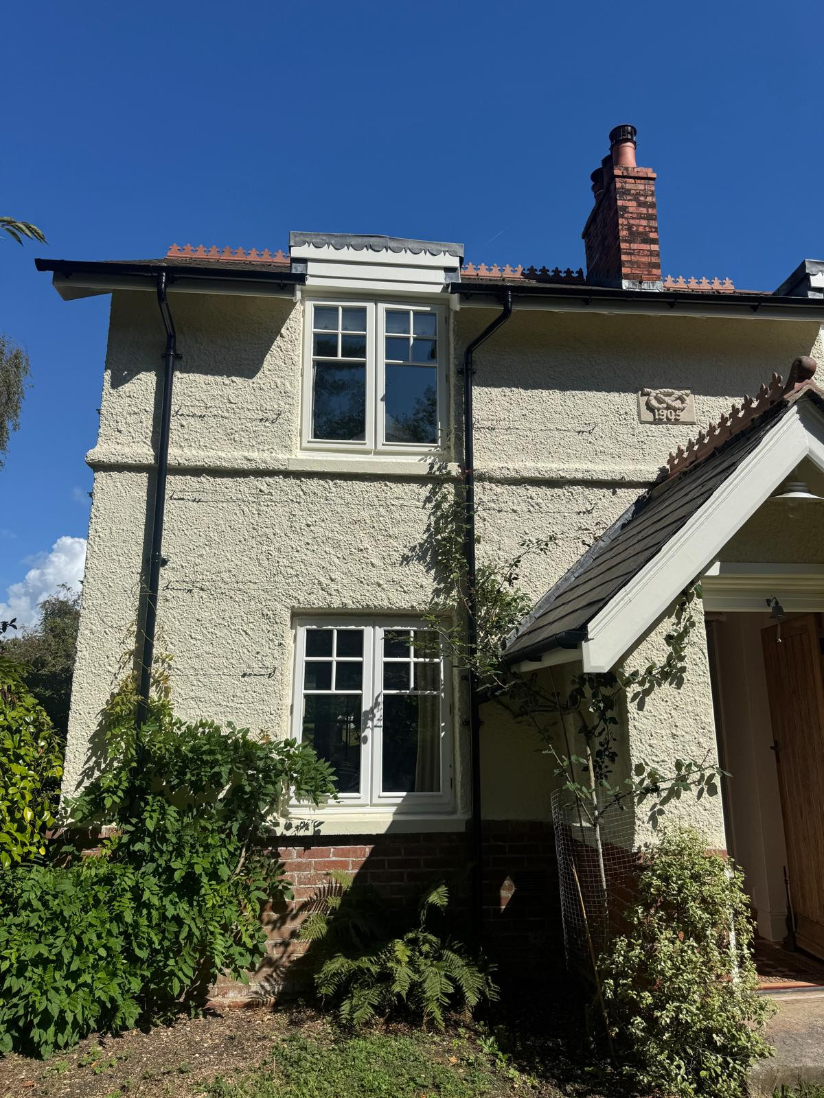 County Gutters Case Study Traditional Cast Aluminium Guttering Installation in Sway, Hampshire Image 2