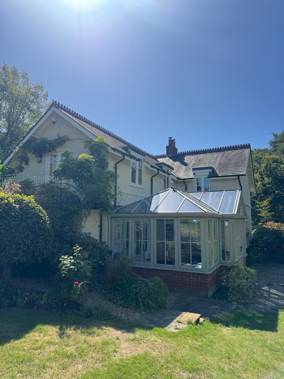 County Gutters Case Study Traditional Cast Aluminium Guttering Installation in Sway, Hampshire Image 1